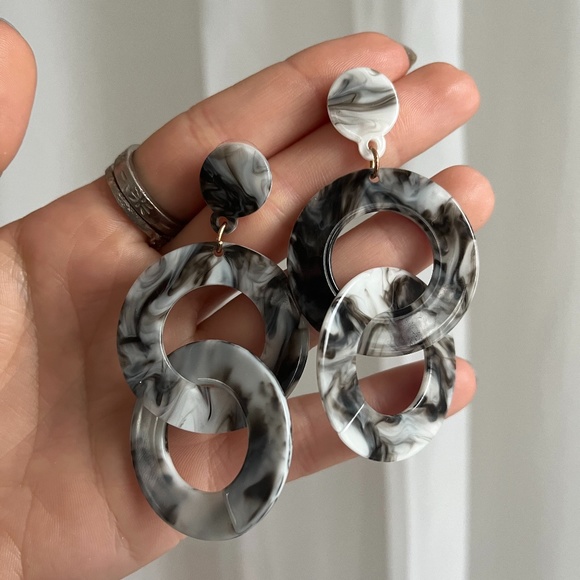 Resin Tortoiseshell Hoop Earrings - Picture 1 of 3